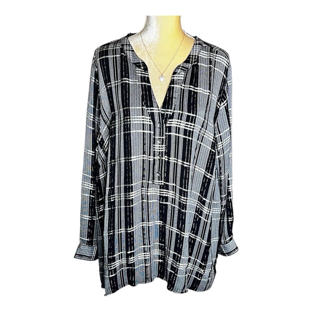 Lane Bryant Tunic Top Size 22/24 B/W Plaid With Metallic Thread Long Sleeves